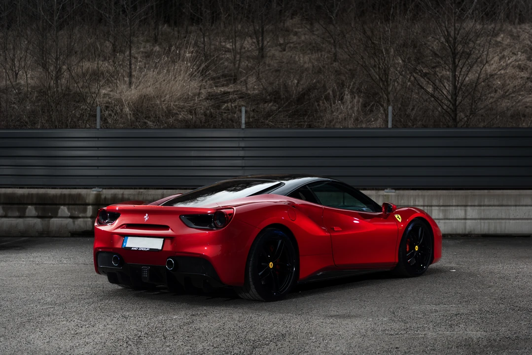 2016 Ferrari 488 GTB - Image 9 of 31