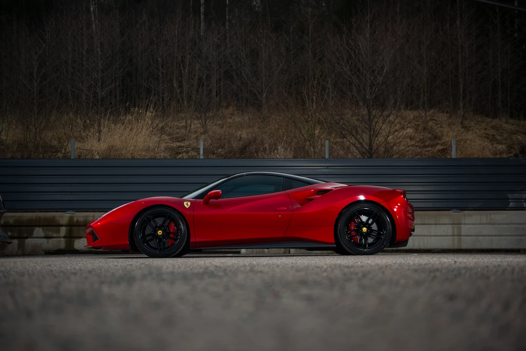 2016 Ferrari 488 GTB - Image 12 of 31
