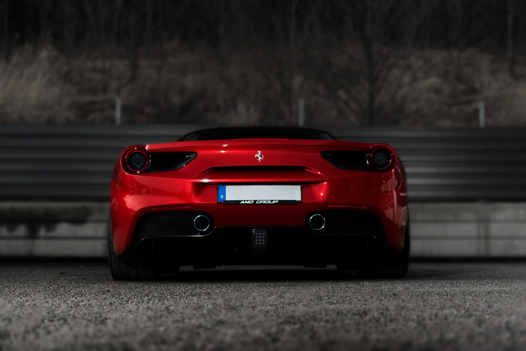 2016 Ferrari 488 GTB - Image 13 of 31
