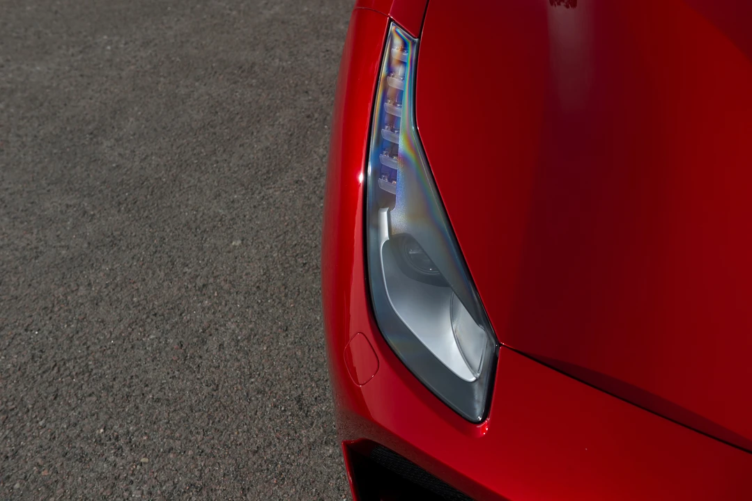 2016 Ferrari 488 GTB - Image 25 of 31