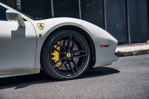 2016 Ferrari 488 GTB - Image 16 of 19