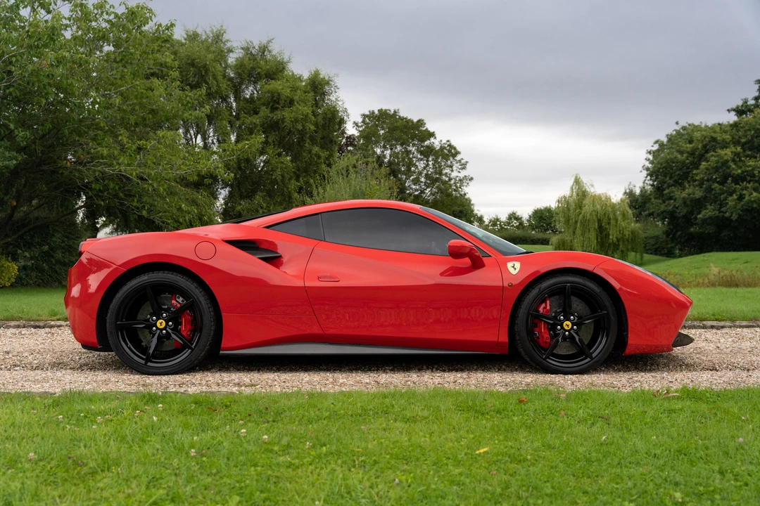 2016 Ferrari 488 GTB - Image 13 of 31