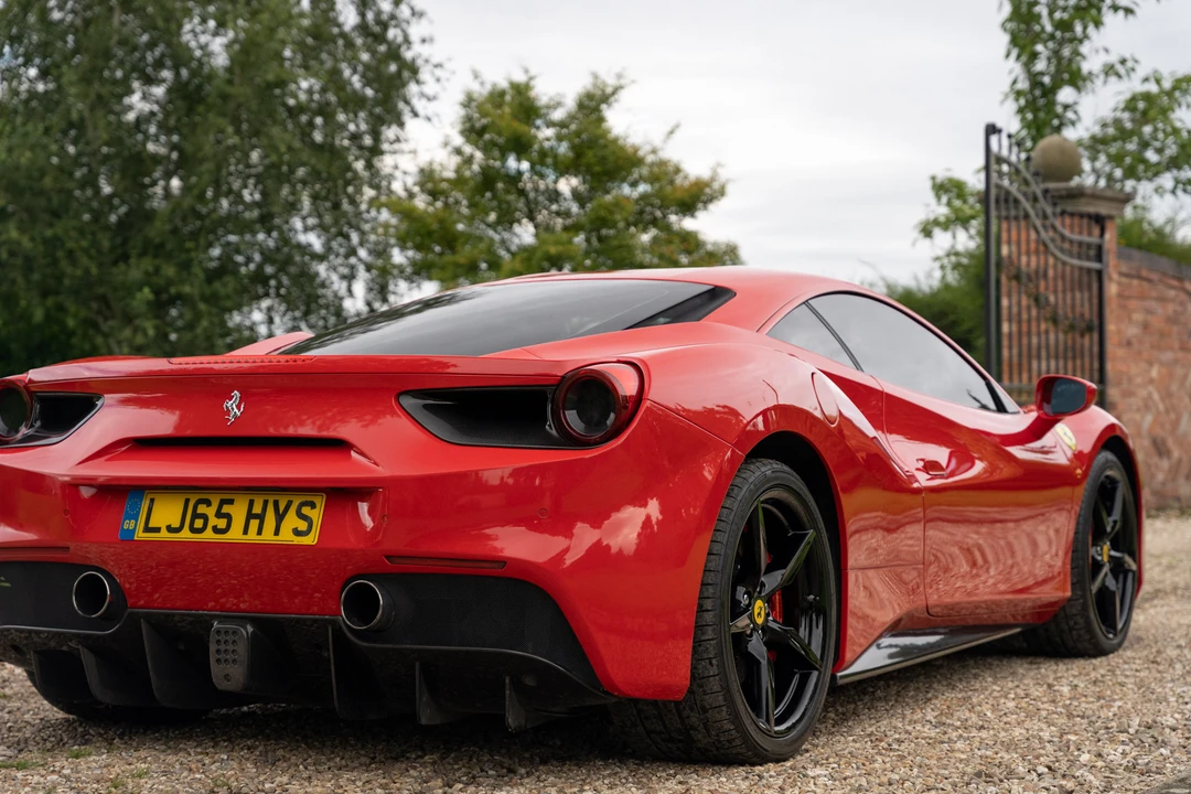 2016 Ferrari 488 GTB - Image 27 of 31