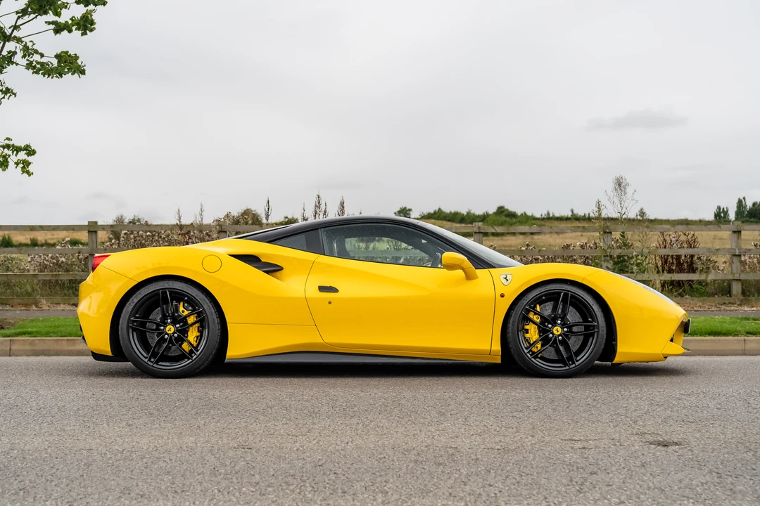 2016 Ferrari 488 GTB - Image 5 of 31