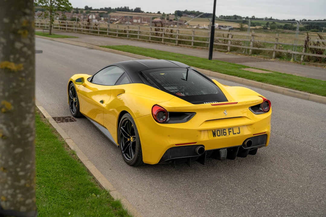 2016 Ferrari 488 GTB - Image 8 of 31