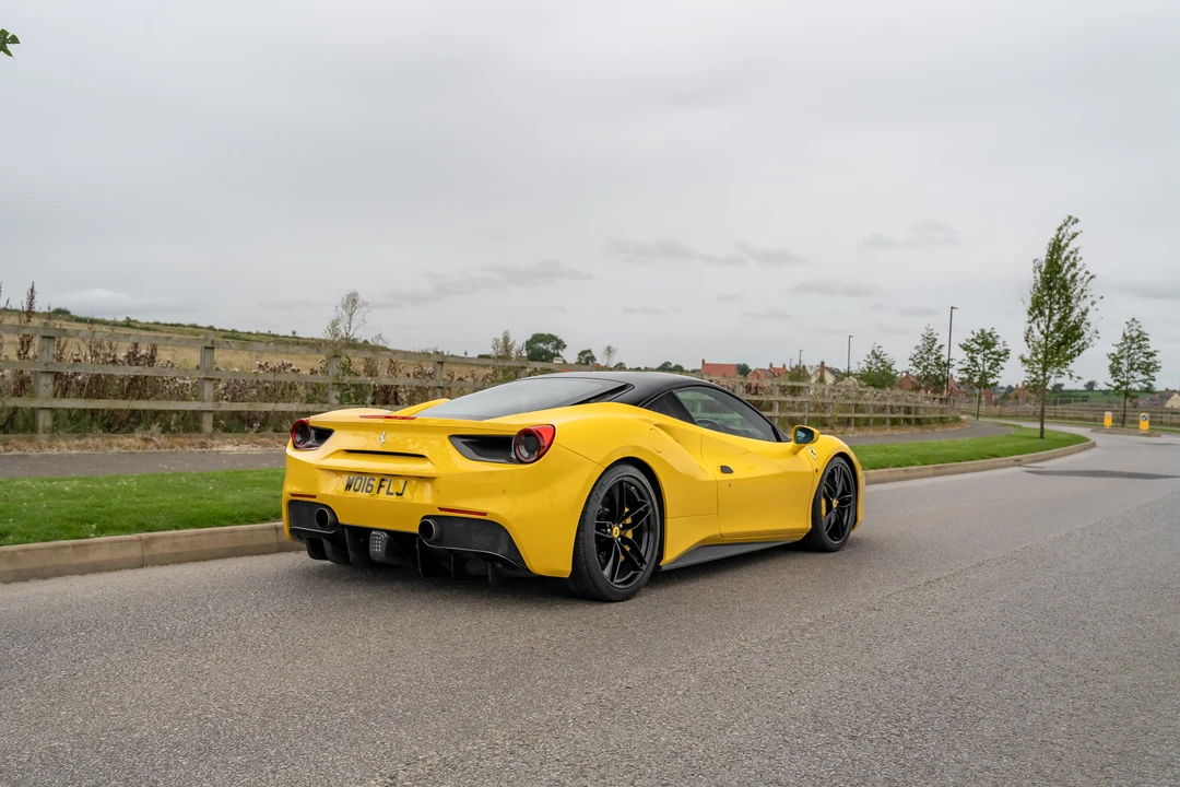 2016 Ferrari 488 GTB - Image 14 of 31
