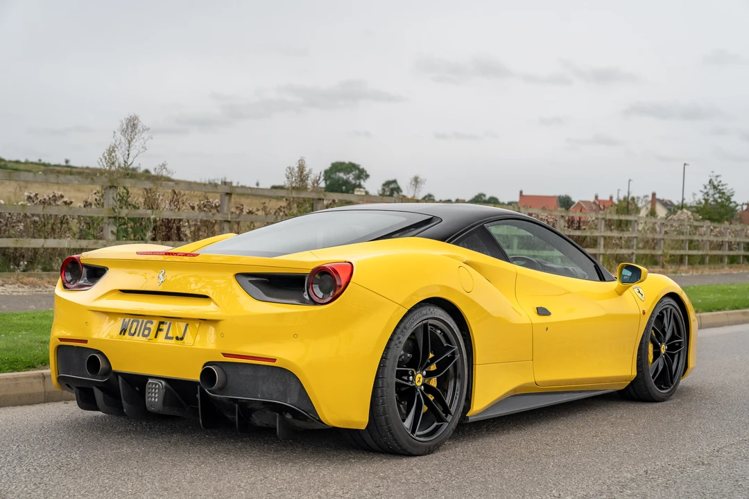 2016 Ferrari 488 GTB - Image 21 of 31