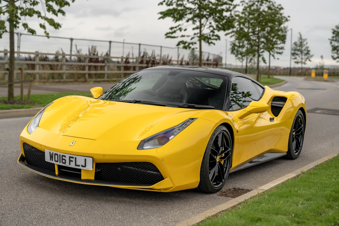 2016 Ferrari 488 GTB - Image 23 of 31