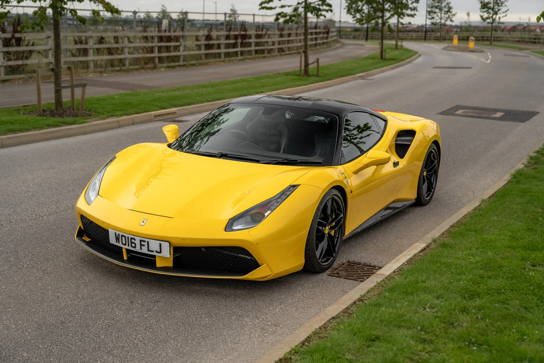 2016 Ferrari 488 GTB - Image 10 of 31