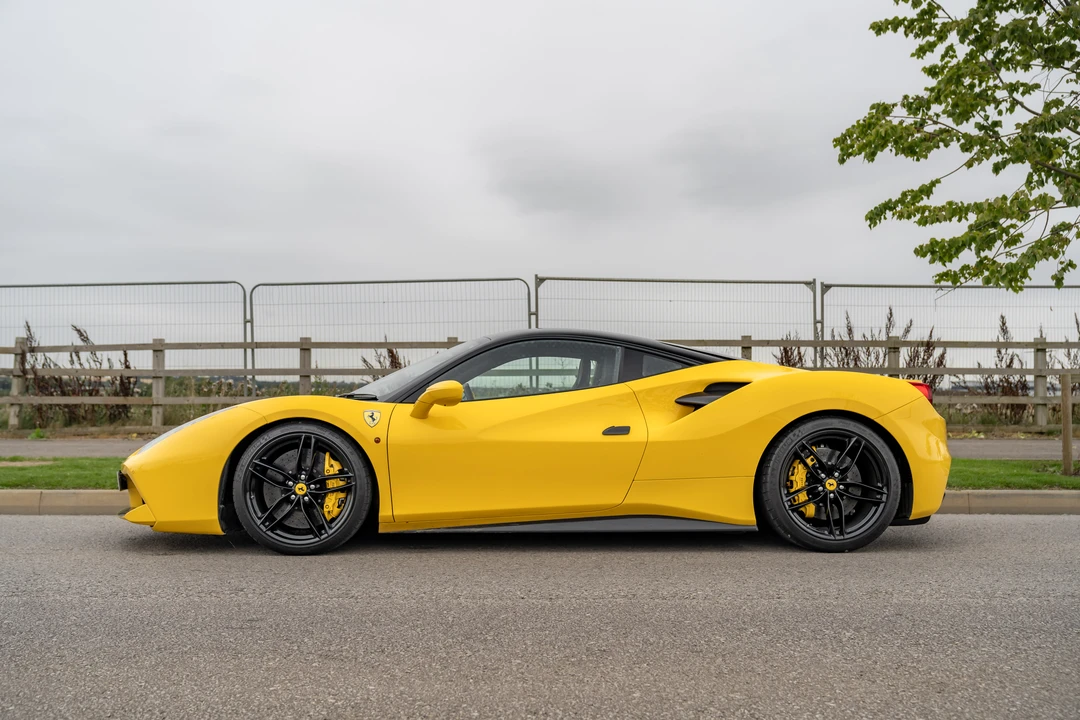 2016 Ferrari 488 GTB - Image 9 of 31