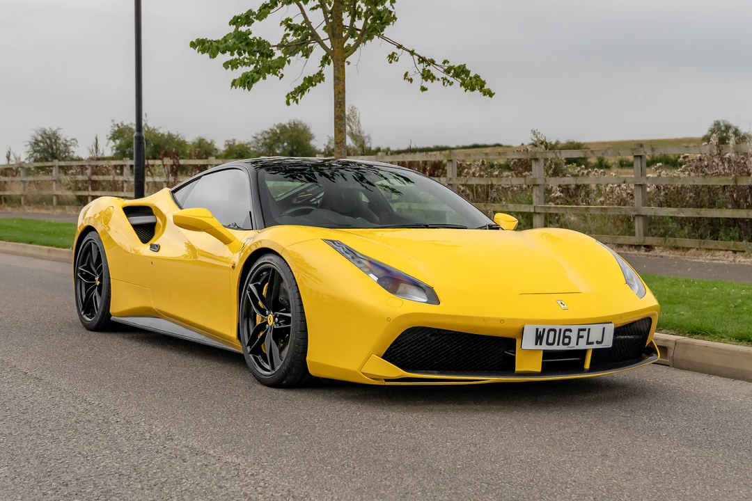 2016 Ferrari 488 GTB - Image 2 of 31