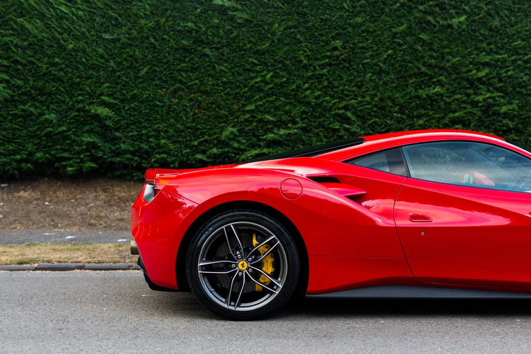 2016 Ferrari 488 GTB - Image 16 of 31