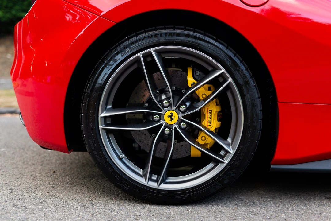 2016 Ferrari 488 GTB - Image 17 of 31