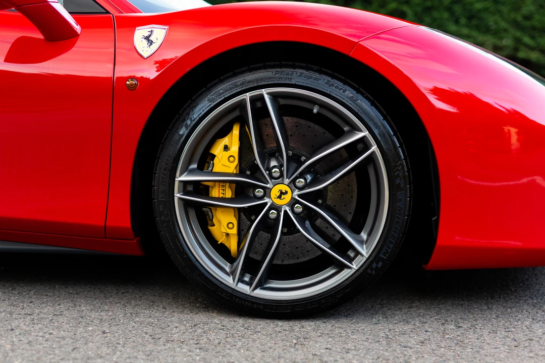 2016 Ferrari 488 GTB - Image 21 of 31