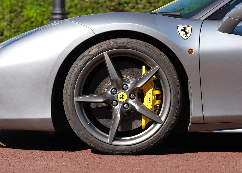 2016 Ferrari 488 GTB - Image 25 of 31