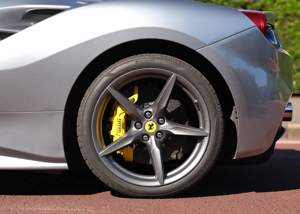 2016 Ferrari 488 GTB - Image 26 of 31