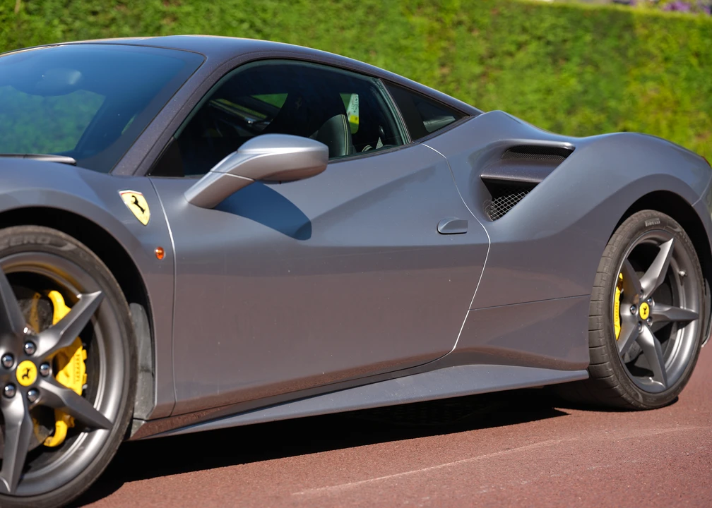 2016 Ferrari 488 GTB - Image 29 of 31