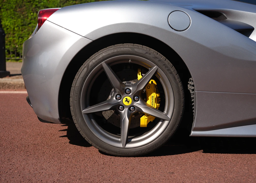 2016 Ferrari 488 GTB - Image 30 of 31