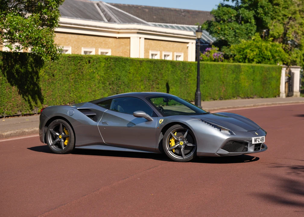 2016 Ferrari 488 GTB - Image 10 of 31