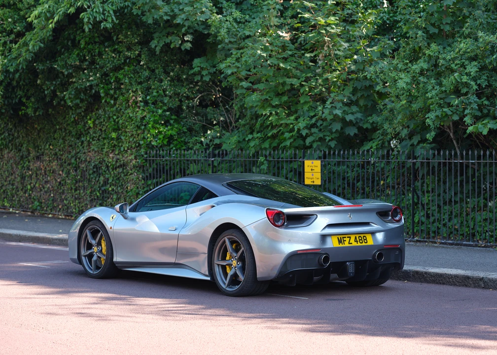 2016 Ferrari 488 GTB - Image 12 of 31