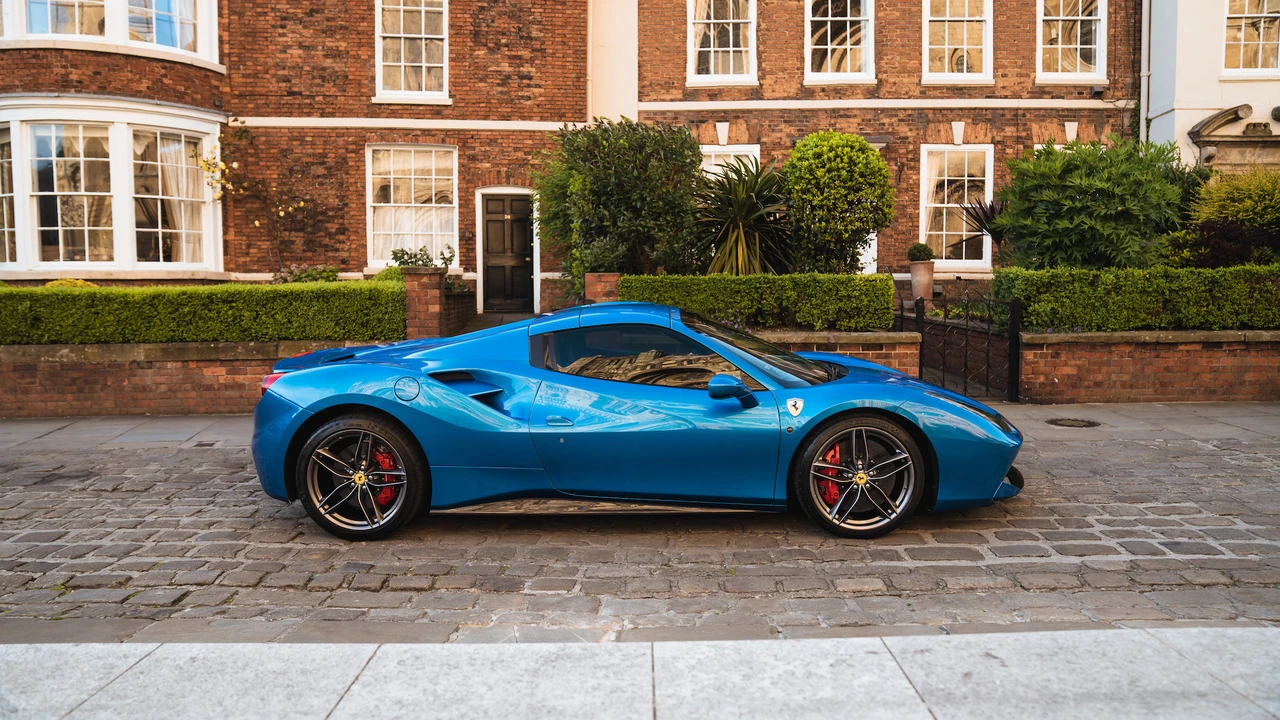 2016 Ferrari 488 Spider - Image 9 of 31