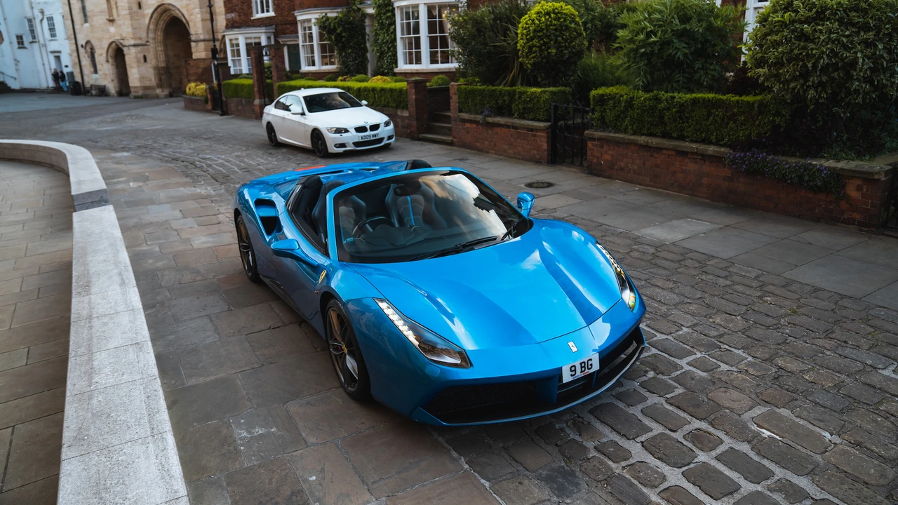 2016 Ferrari 488 Spider - Image 11 of 31