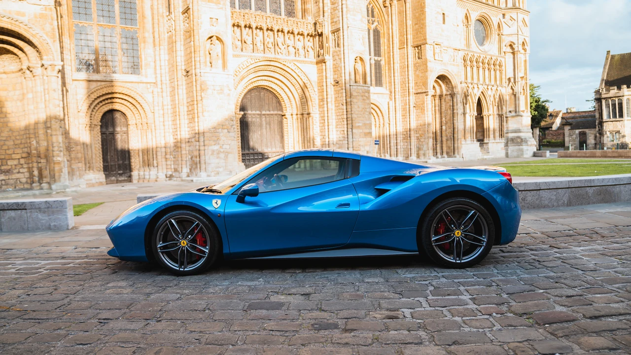 2016 Ferrari 488 Spider - Image 5 of 31