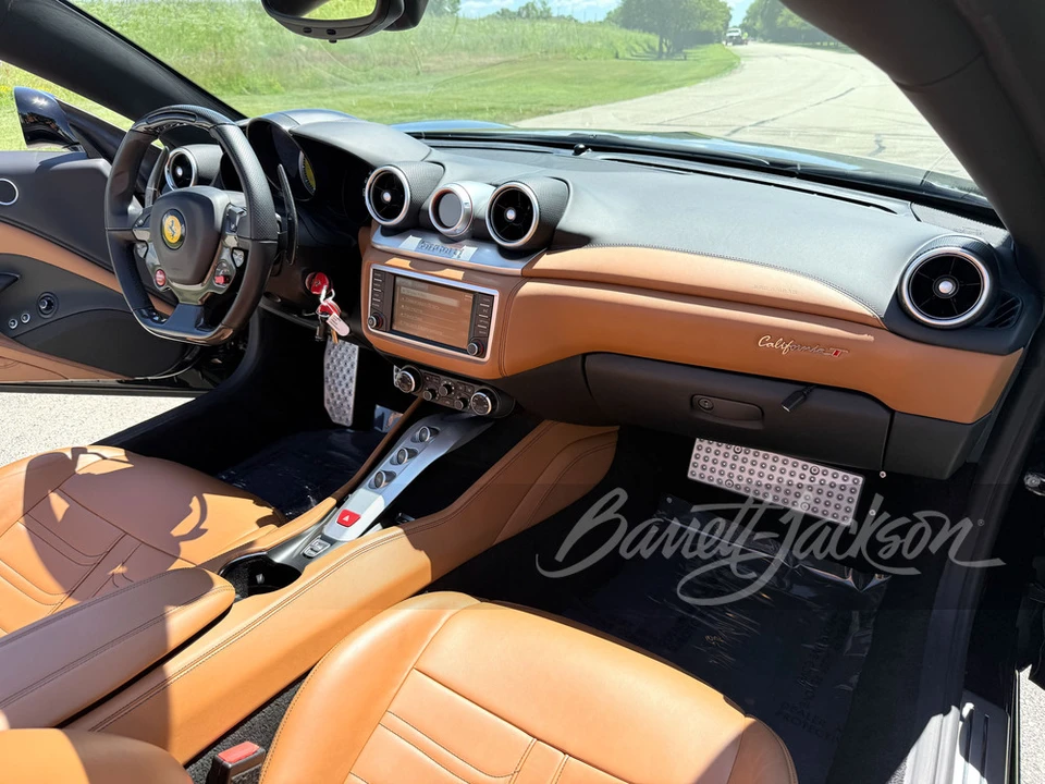 2016 Ferrari California T - Image 9 of 31