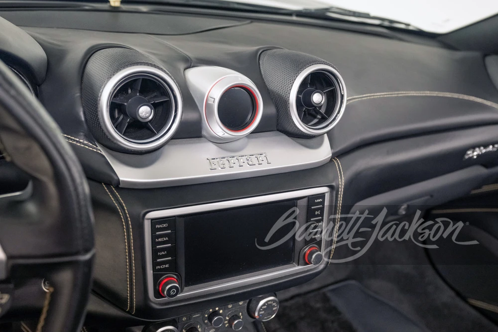 2016 Ferrari California T - Image 29 of 31