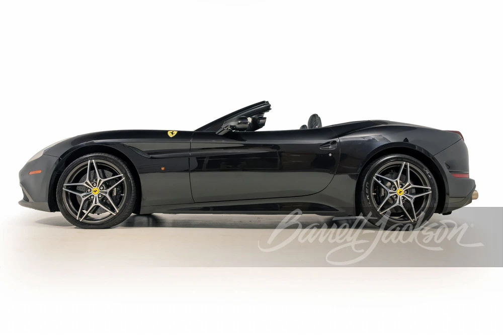 2016 Ferrari California T - Image 2 of 31