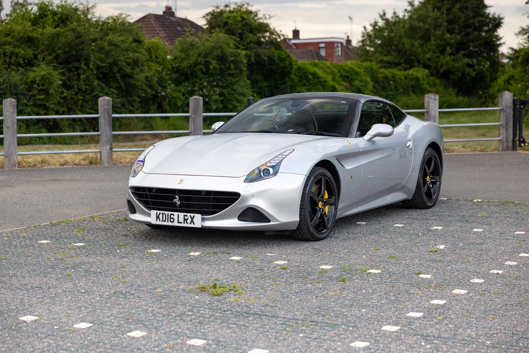 2016 Ferrari California T - Image 12 of 31