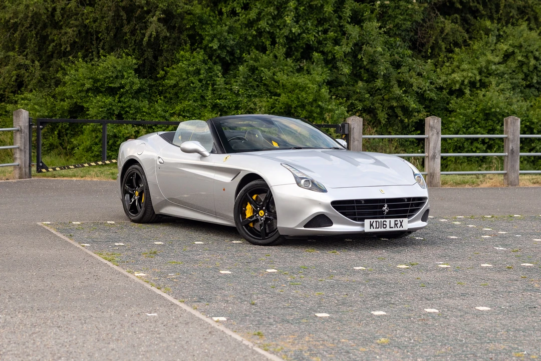 2016 Ferrari California T - Image 10 of 31