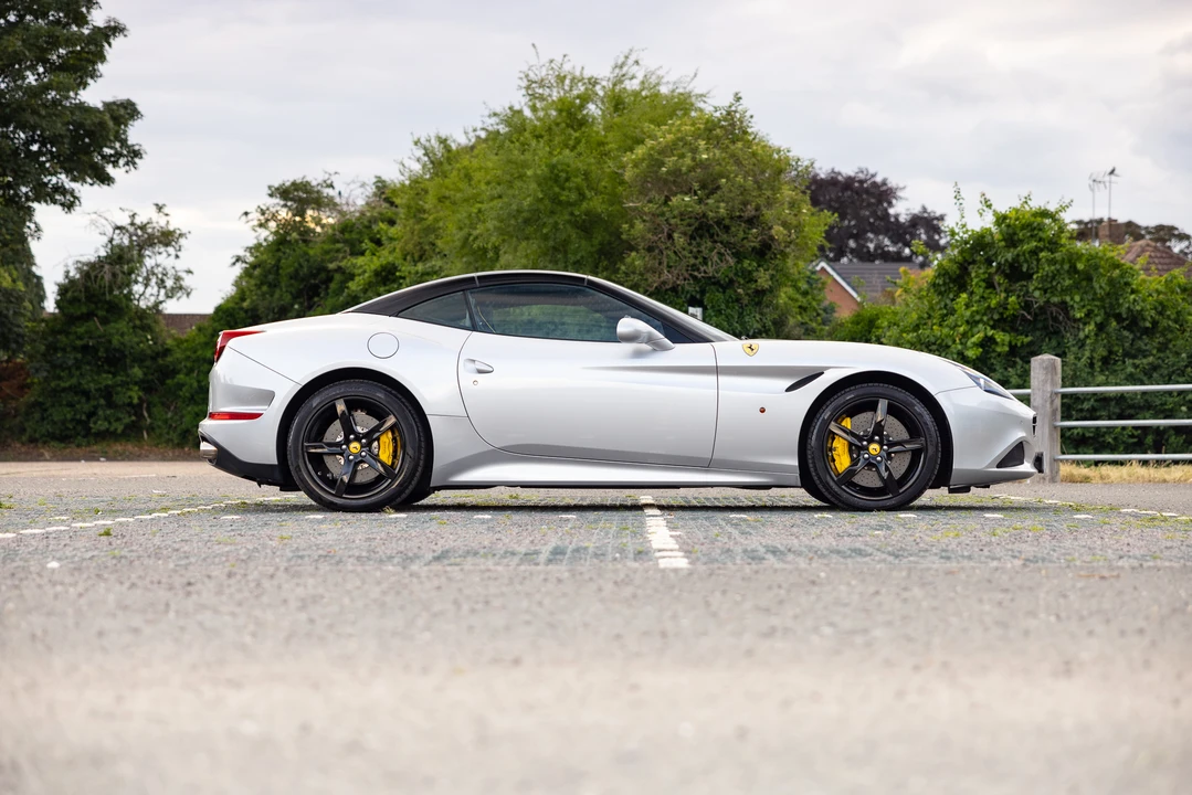2016 Ferrari California T - Image 17 of 31
