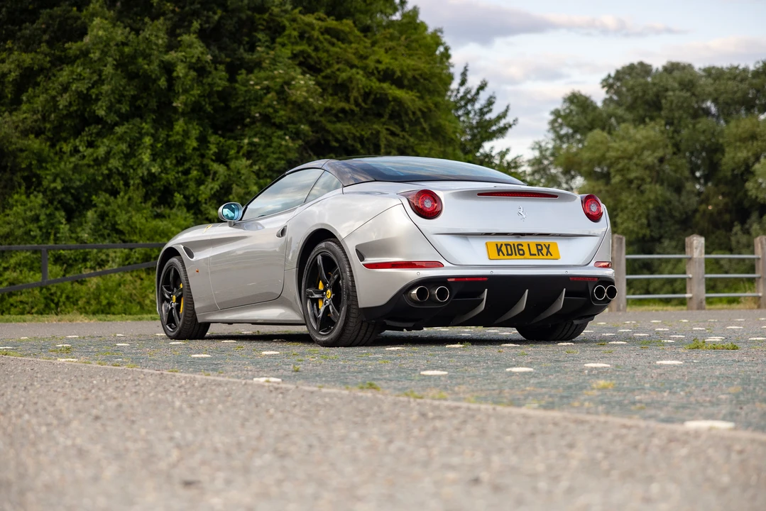 2016 Ferrari California T - Image 6 of 31