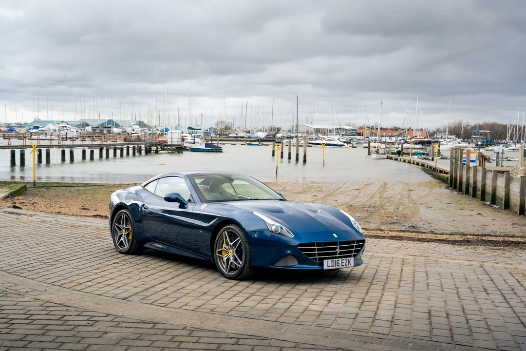 2016 Ferrari California T - Image 11 of 31