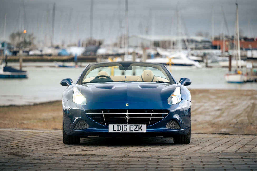 2016 Ferrari California T - Image 3 of 31