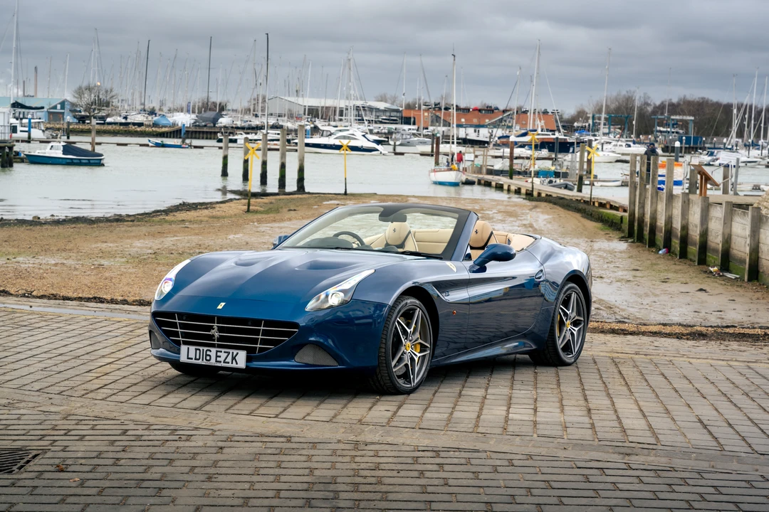 2016 Ferrari California T - Image 10 of 31