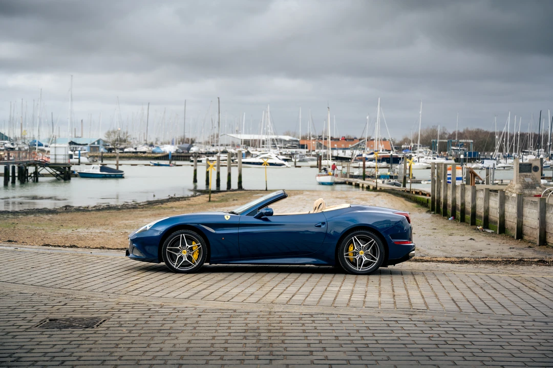 2016 Ferrari California T - Image 9 of 31