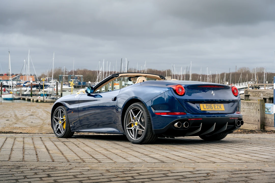 2016 Ferrari California T - Image 15 of 31