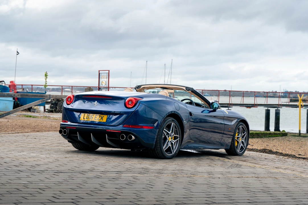 2016 Ferrari California T - Image 6 of 31