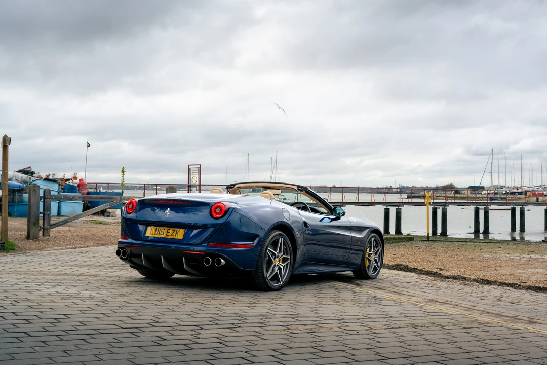 2016 Ferrari California T - Image 13 of 31