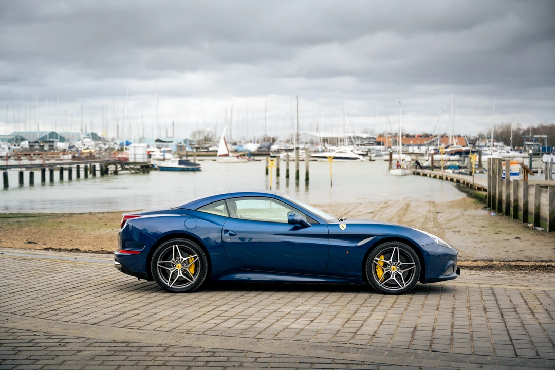 2016 Ferrari California T - Image 12 of 31