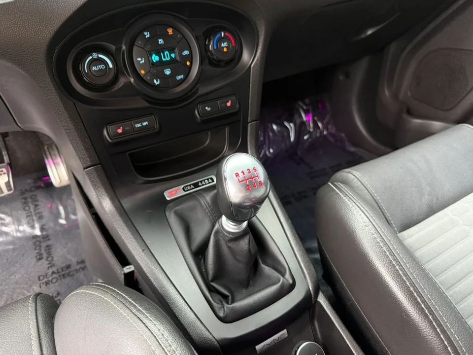 2016 Ford Fiesta - Image 24 of 31