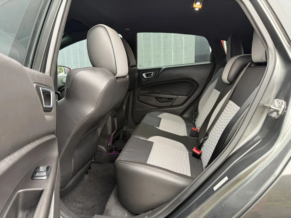 2016 Ford Fiesta - Image 18 of 31