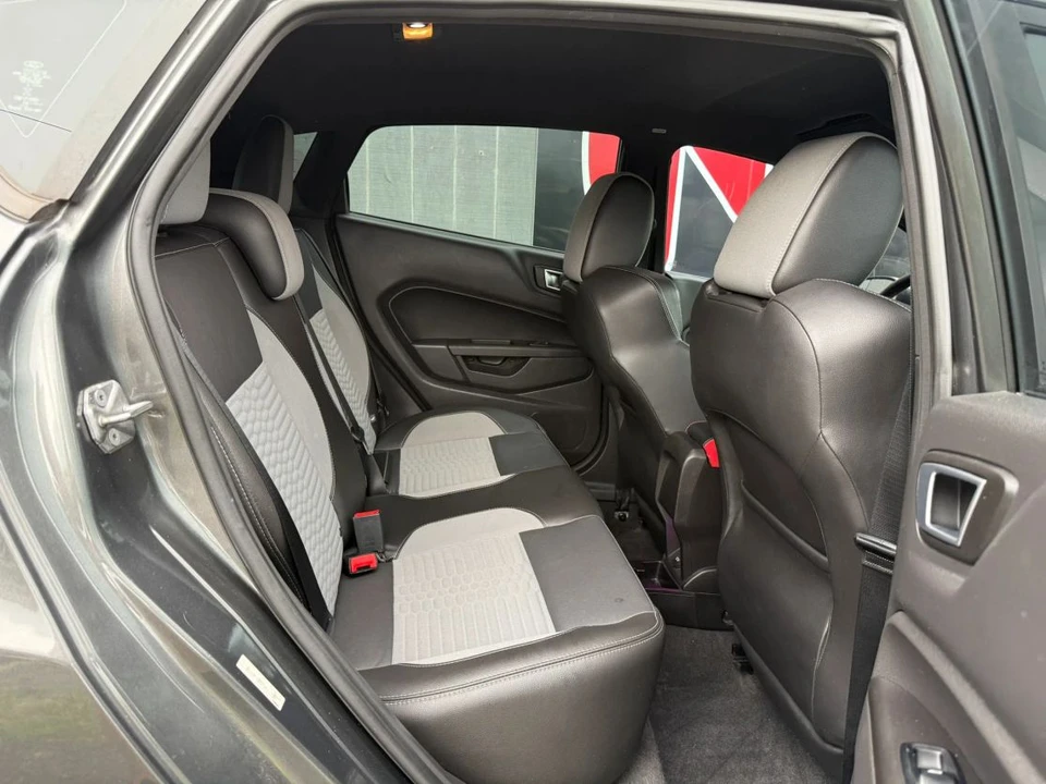 2016 Ford Fiesta - Image 21 of 31