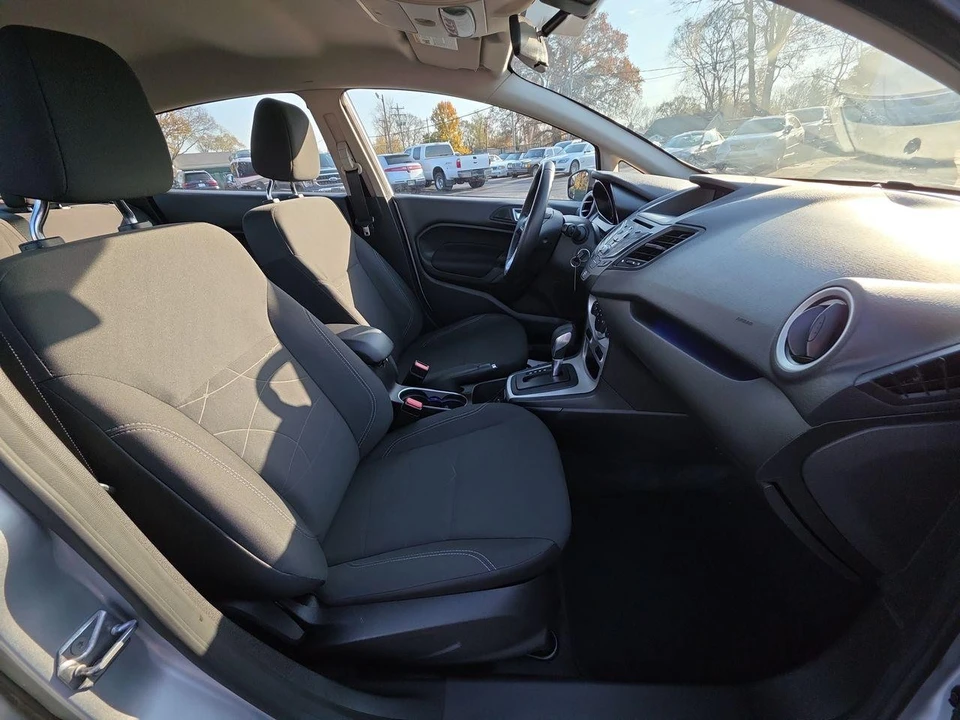 2016 Ford Fiesta - Image 8 of 12