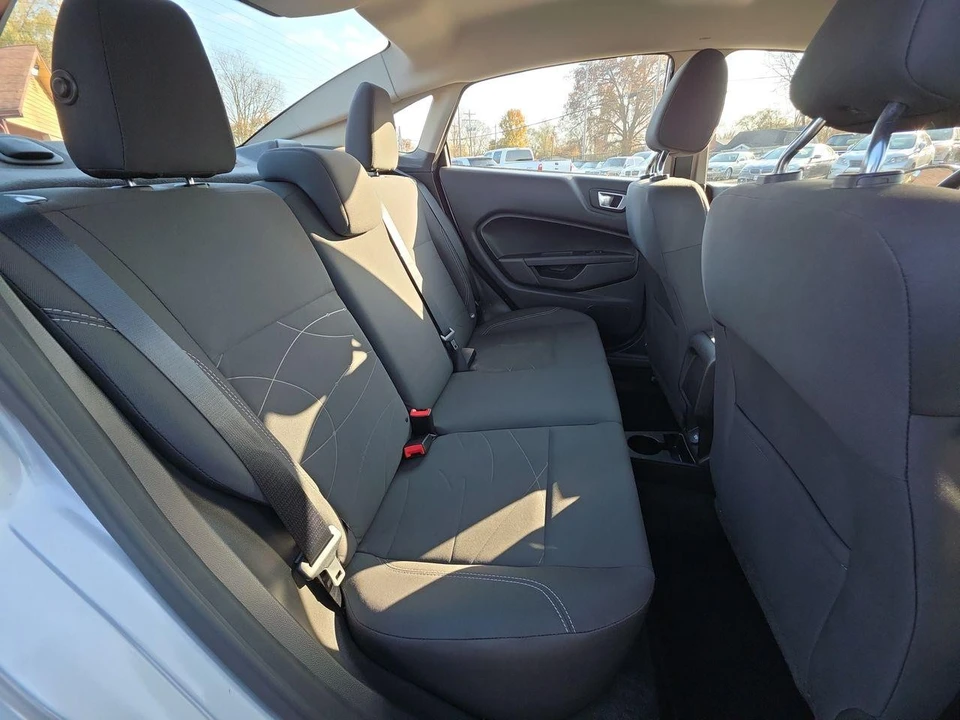 2016 Ford Fiesta - Image 7 of 12
