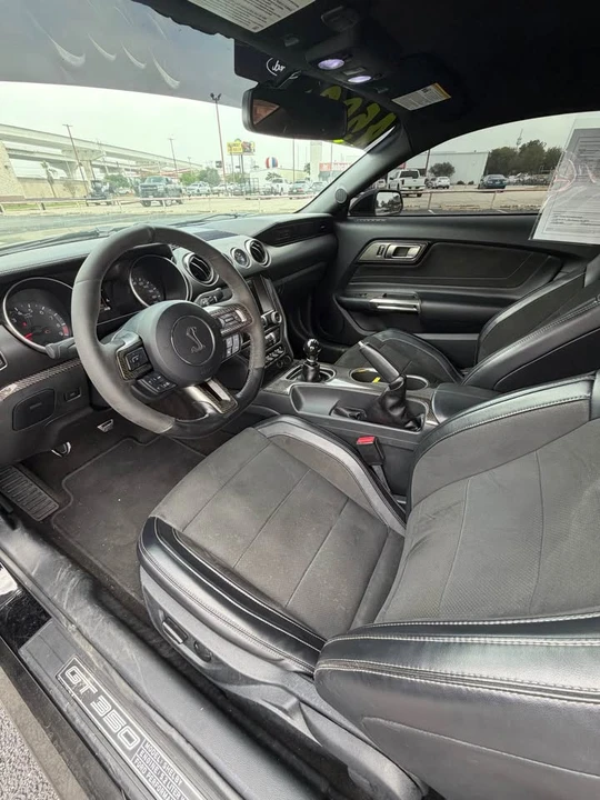 2016 Ford GT - Image 9 of 10