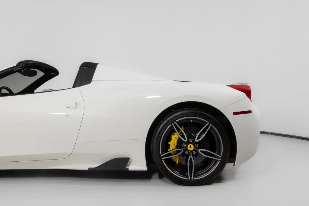 2016 Ferrari 458 Speciale Aperta - Image 24 of 31