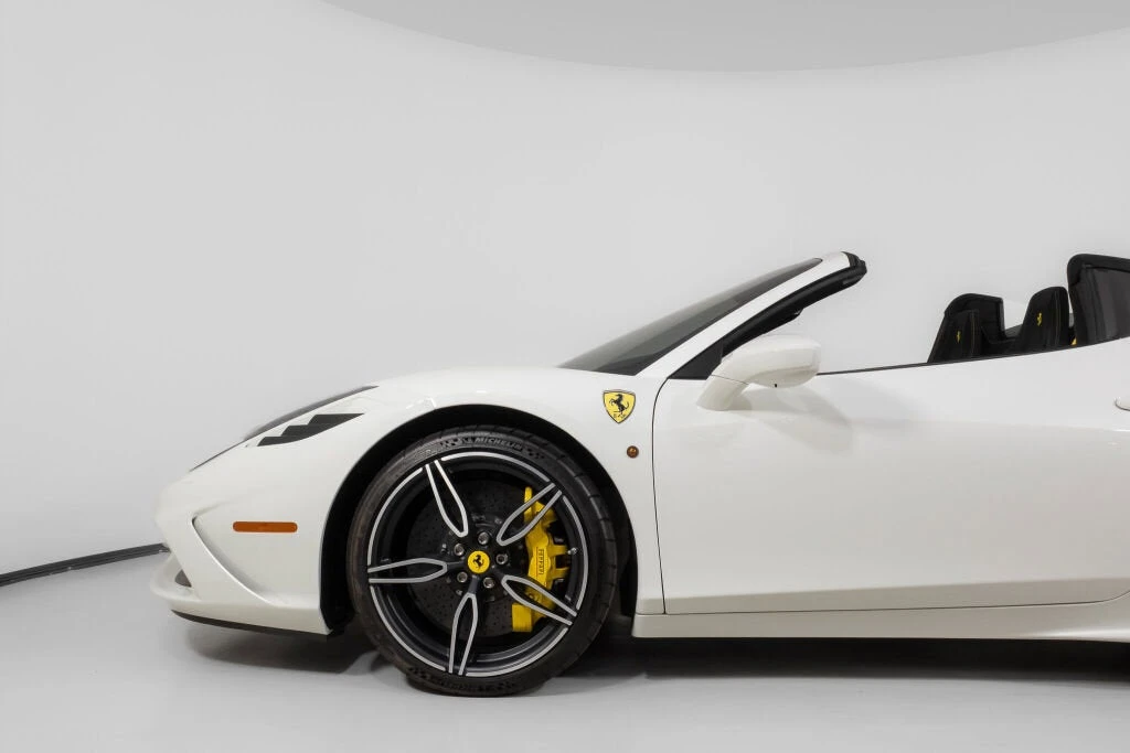 2016 Ferrari 458 Speciale Aperta - Image 23 of 31
